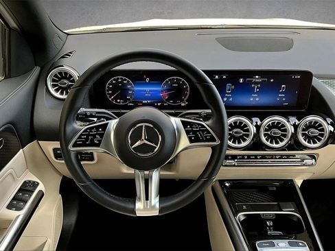 Used 2024 Mercedes-Benz GLA 250 4MATIC image 8