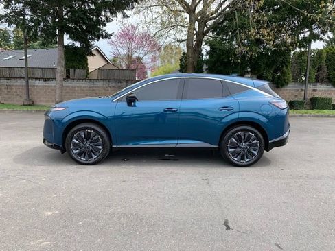 Used 2025 Nissan Murano Platinum w/ Cargo Package AWD/4WD image 2