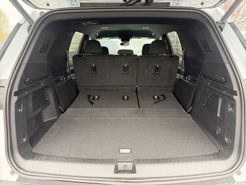 New 2026 Chevrolet Traverse LT w/ Driver Confidence Package AWD/4WD image 36