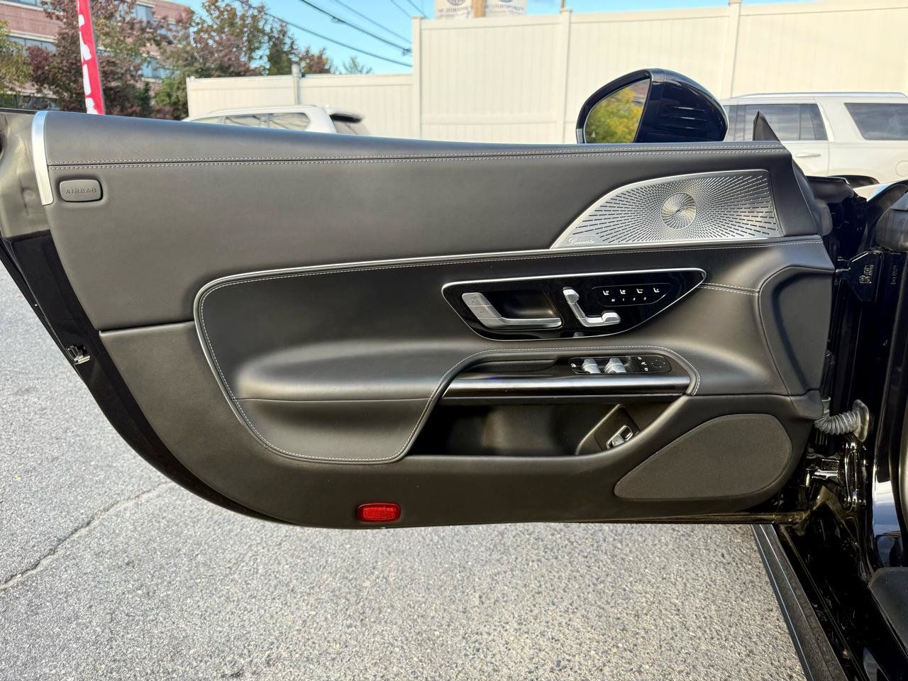 Used 2022 Mercedes-Benz SL 63 AMG 4MATIC w/ Driver Assistance Package image 15