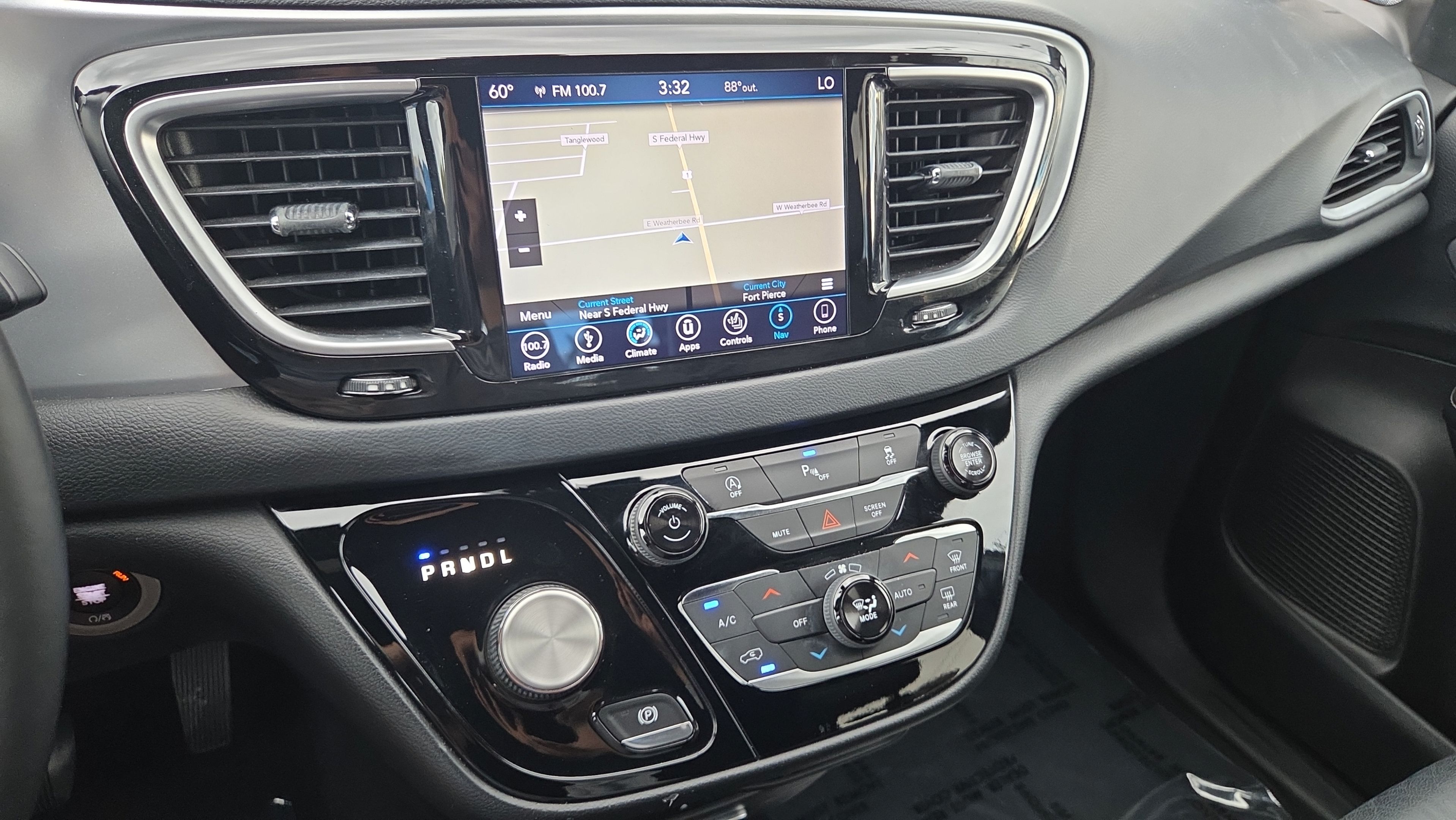 Used 2019 Chrysler Pacifica Touring-L Plus w/ S Appearance Package FWD image 22
