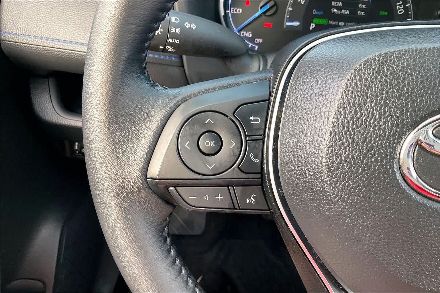 Used 2025 Toyota RAV4 XSE AWD/4WD image 24