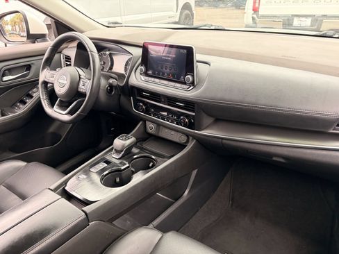 Used 2023 Nissan Rogue SV w/ SV Premium B Package FWD image 12