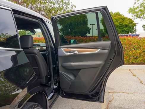 Certified 2025 Cadillac XT6 Premium Luxury w/ Platinum Package image 14