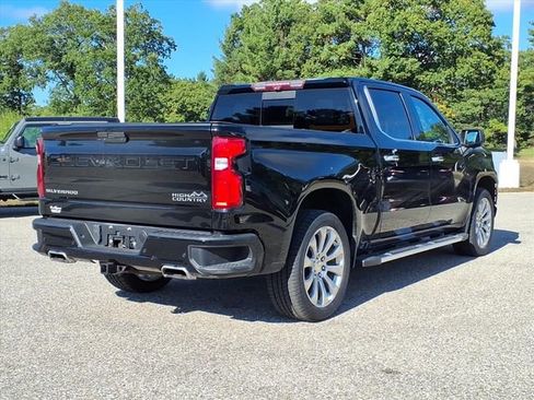 Used 2020 Chevrolet Silverado 1500 High Country w/ Technology Package image 17