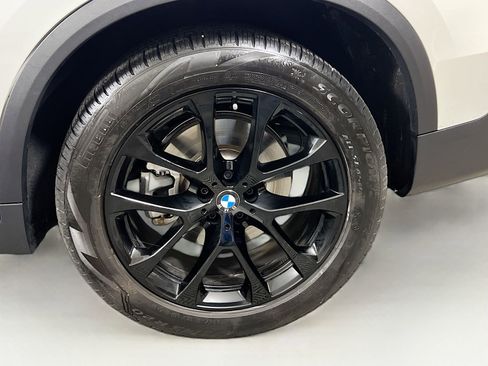 Used 2024 BMW X5 xDrive40i w/ Premium Package image 33