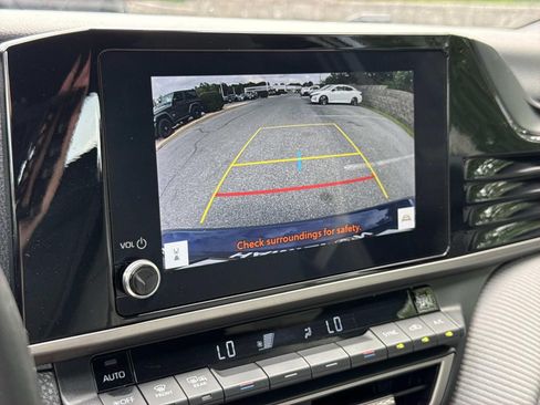 Used 2025 Toyota Camry SE FWD image 10