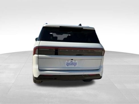 New 2026 Lincoln Navigator L Reserve image 3
