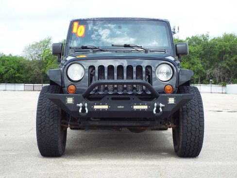 Used 2010 Jeep Wrangler Unlimited Sahara AWD/4WD image 2