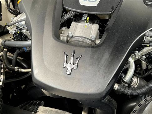 Used 2023 Maserati Levante GT AWD/4WD image 28