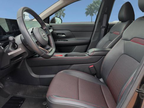 Used 2025 Nissan Kicks SR FWD image 11