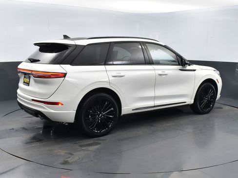 New 2026 Lincoln Corsair Grand Touring image 4