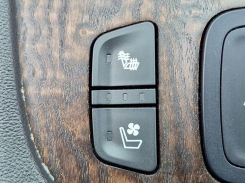 Used 2020 GMC Acadia Denali w/ Trailering Package image 29