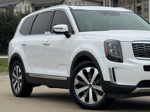 Used 2021 Kia Telluride EX w/ EX Premium Package AWD/4WD image 3