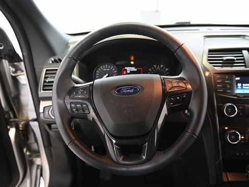 Used 2019 Ford Explorer XLT w/ Class III Trailer Tow Package image 4