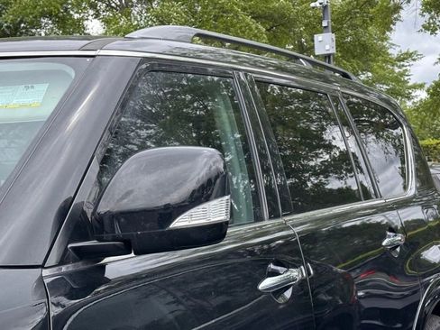 Used 2022 Nissan Armada SV w/ SV Appearance Package AWD/4WD image 11
