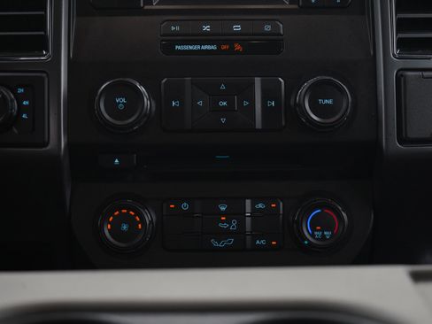 Used 2018 Ford F150 XLT AWD/4WD image 16