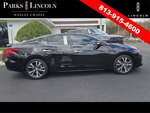 Used 2017 Nissan Maxima Platinum image 3