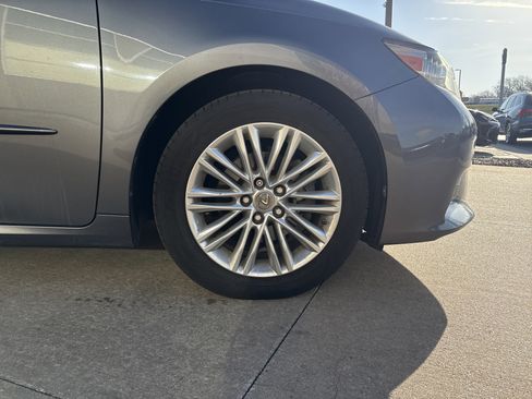 Used 2015 Lexus ES 350 w/ Luxury Package image 13