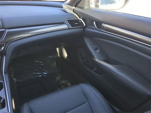 Used 2021 Honda Accord Sport image 15