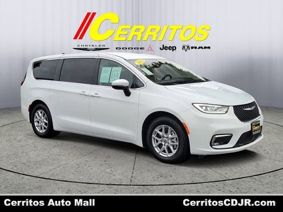 Used 2023 Chrysler Pacifica Touring-L