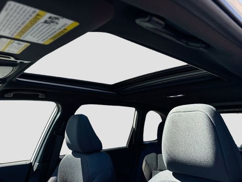 Used 2025 Subaru Forester Premium image 22