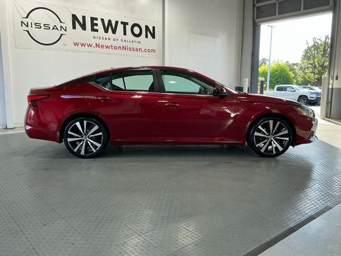 Used 2020 Nissan Altima 2.5 SR w/ Premium Package FWD image 23