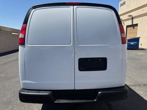 Used 2017 Chevrolet Express 3500 Extended RWD image 6
