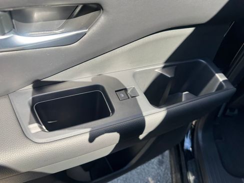 Used 2024 Nissan Pathfinder SL image 15