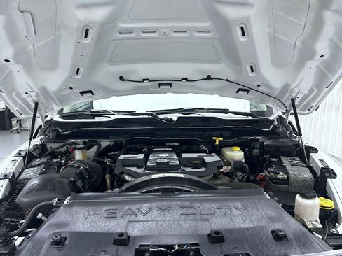 Used 2018 RAM 3500 4x4 Regular Cab DRW image 19