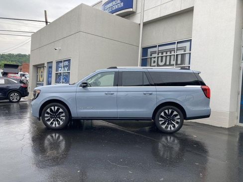 Certified 2025 Ford Expedition Max Platinum w/ Driver's Package AWD/4WD image 4