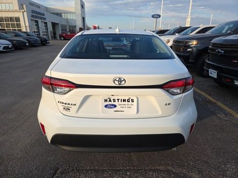 Used 2025 Toyota Corolla LE image 4