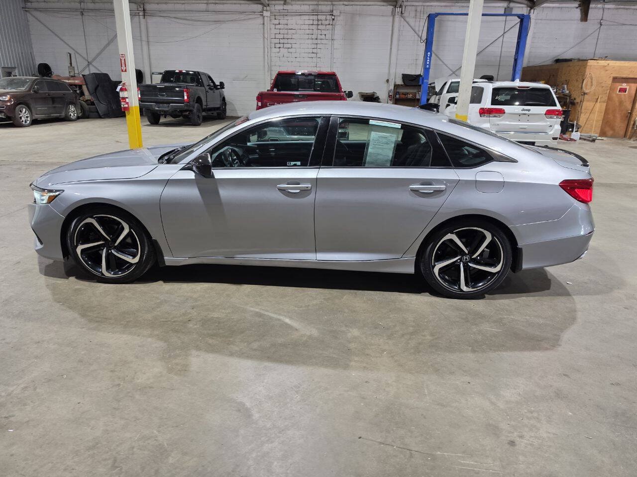 Used 2021 Honda Accord Sport image 5