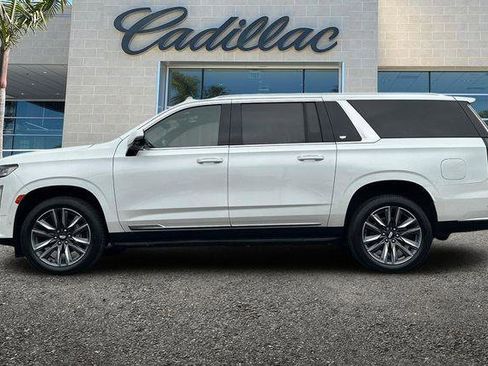 Used 2022 Cadillac Escalade ESV Premium Luxury AWD/4WD image 7