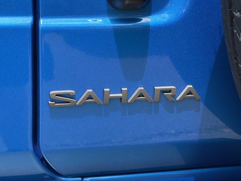 Used 2025 Jeep Wrangler Unlimited Sahara AWD/4WD image 22