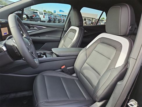 New 2026 Chevrolet Blazer EV LT image 18