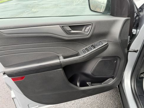 Certified 2023 Ford Escape Active AWD/4WD image 18