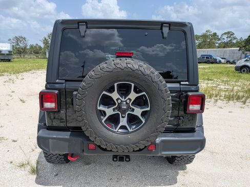 Used 2021 Jeep Wrangler Unlimited Rubicon AWD/4WD image 5