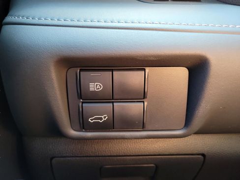 Used 2022 Toyota Highlander XLE image 25