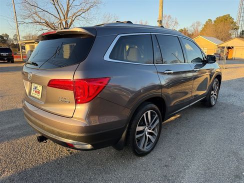 Used 2017 Honda Pilot Elite image 5
