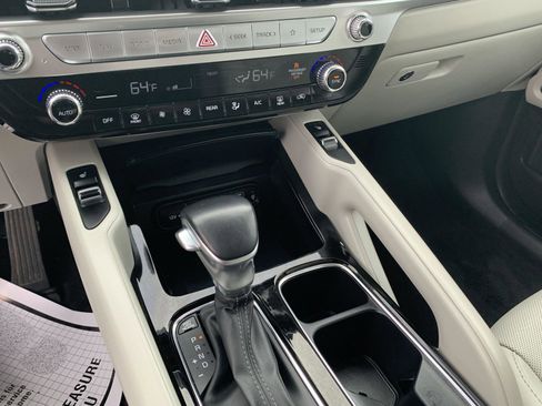 Used 2023 Kia Telluride S image 16