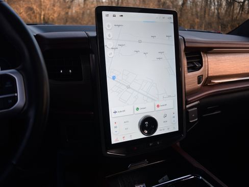 Used 2022 Ford Expedition Max Limited image 9