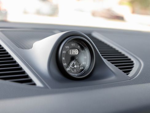 New 2026 Porsche Macan image 24