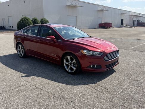 Used 2013 Ford Fusion SE FWD image 26