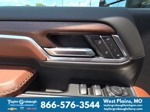 Used 2026 GMC Sierra 3500 Denali Ultimate AWD/4WD image 16