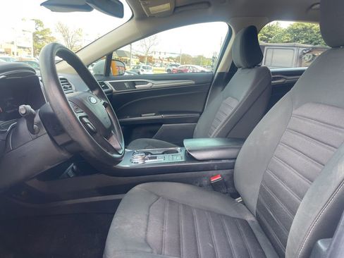Used 2020 Ford Fusion SE image 14