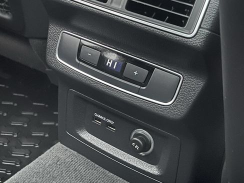 Used 2019 Audi SQ5 Prestige w/ Prestige Package image 27