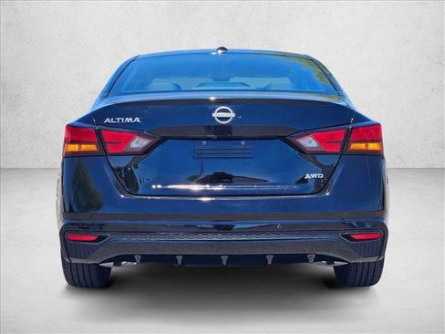 Used 2025 Nissan Altima 2.5 SV AWD/4WD image 7