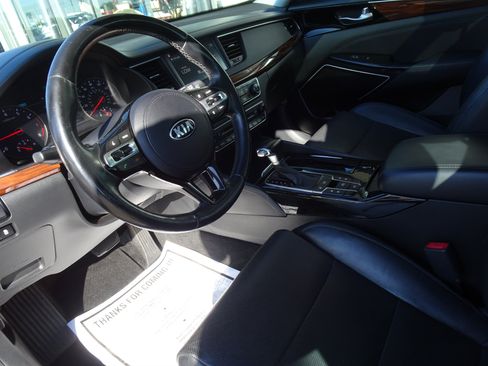 Used 2017 Kia Cadenza Technology FWD image 11