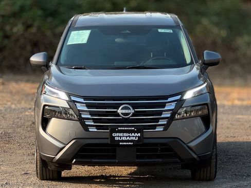 Used 2025 Nissan Rogue SV FWD image 2